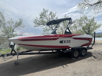 Barco de surf Axis A22 2022 para alugar em Golden, Colorado 