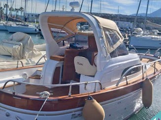 Visite privée à bord d'un magnifique Gozzo, Capri, Sorrente, Amalfi, Positano