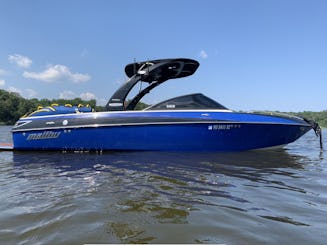 Malibu WAKESETTER 21.6 2007 avec porte de surf WEDGE et sacs de ballast supplémentaires 