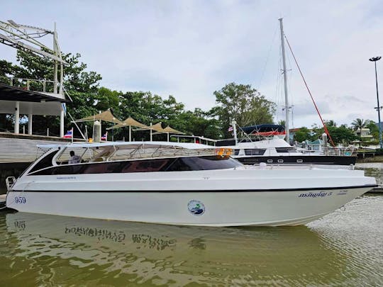¡Prepárate para disfrutar de un recorrido en lancha rápida lleno de adrenalina a las islas Phi Phi!