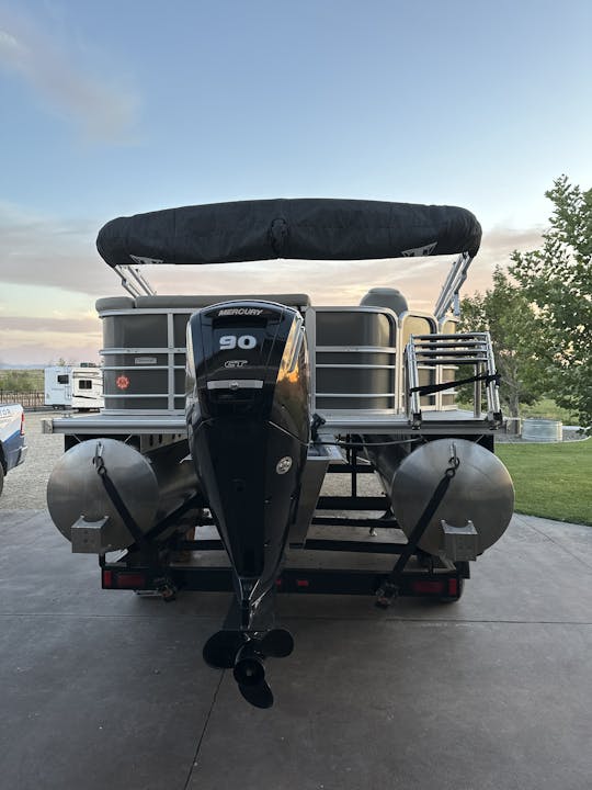 2022 Trifecta Pontoon 22LE 