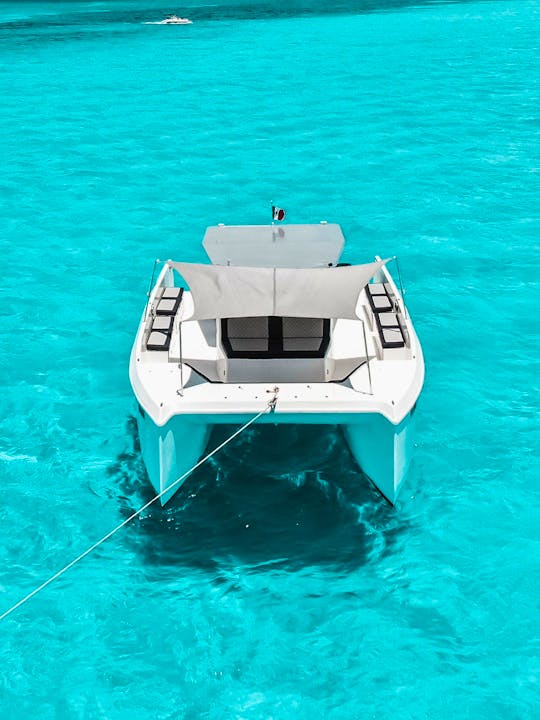 45ft Group yacht in Cancun with free one hour waverunner!