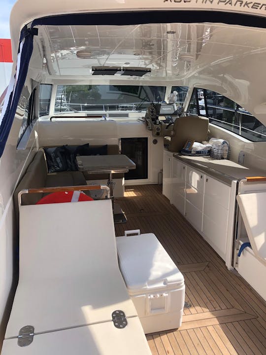 Yacht à moteur Austin Parker de 45 pieds | Élégant, moderne et luxueux | Miami Beach