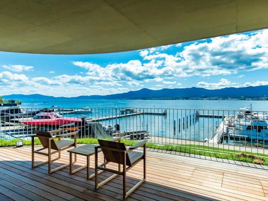 ¡Disfruta navegando en Sea Ray de 23 pies en el lago Biwa! 