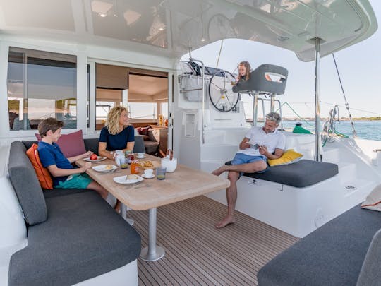 Catamaran de luxe de 39 pieds Lagoon pour 12 personnes en Andalousie, Espagne