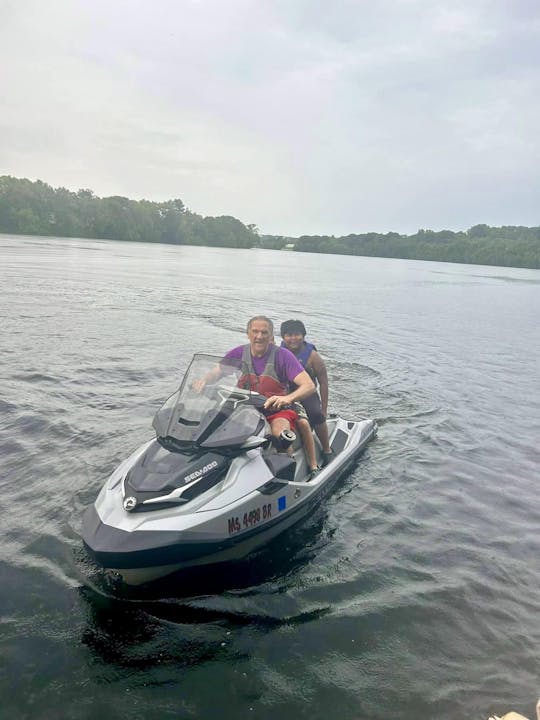 Balades et leçons de jet ski disponibles à Haverhill sur la rivière Merrimac