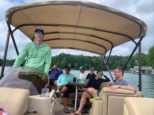 New Veranda Pontoon for rent on Lake Lanier