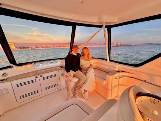 Beautiful 45' Silverton Motor Yacht in Destin, FL