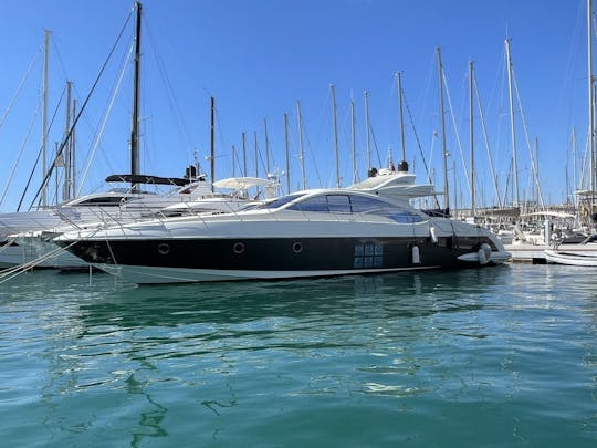 Yacht à moteur Azimut de 72 pieds avec bimoteur à Alicante