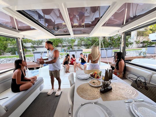 Embarcação balinesa de luxo de 45 pés para grupos VIP | Opção de bife de lagosta Chef Open Bar Grill