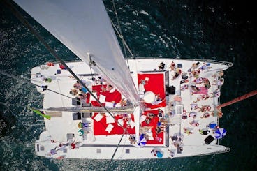 INCROYABLE CATAMARAN DE 65 PIEDS À CARTHAGÈNE EN COLOMBIE