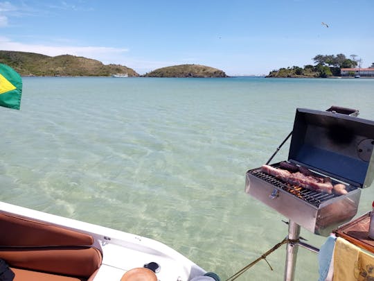 Aluguel de iates Runner MaremarMotor de 27 pés em Arraial do Cabo, Rio de Janeiro, Brasil