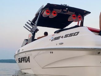 2020 スープラ550SE 25フィートバウライダー | ウェイクサーフィン、チュービング、クルージング！