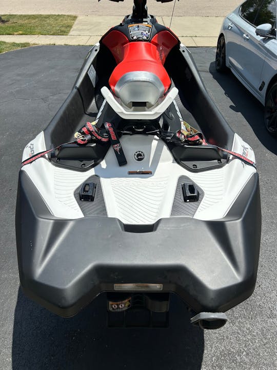 Aluguel de jet ski Sea-Doo Spark Trixx de 3 lugares em Carpentersville, IL