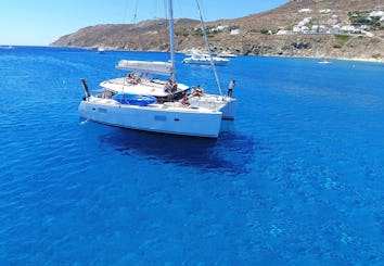 Alquiler de catamarán a vela en Kalafati, Grecia