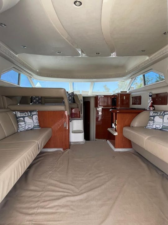 Sea Ray 44ft Yacht to live and amazing day at Los Cabos.