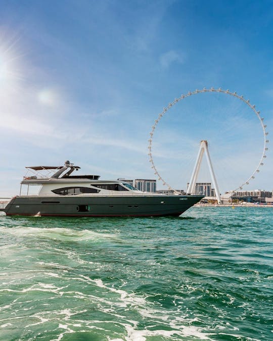 Croisière de luxe en yacht de 82 pieds à Dubaï, aux Émirats arabes unis.