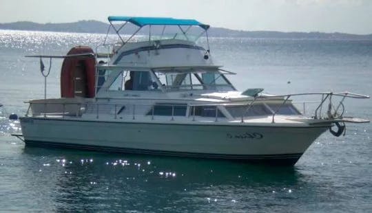 34ft Carbas Mar Retrô Speedboat Rental in Rio de Janeiro, Brazil