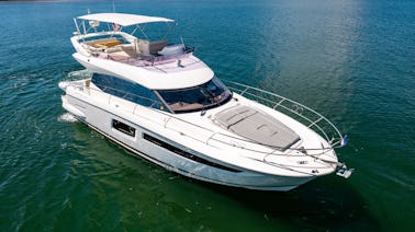 ¡DISFRUTE DE MIAMI EN EL Prestige 500 Fly de 52 pies!