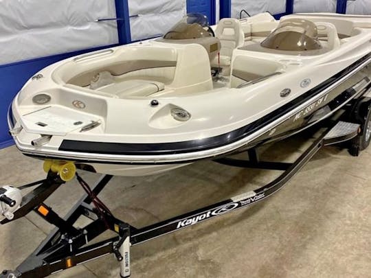 Premium Power Boat Rental - Harris Kayot V220