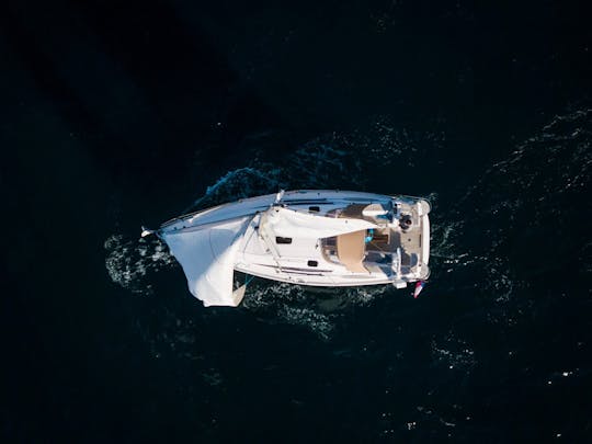 ¡Alquile un velero monocasco de crucero en Algarrobo, Chile!