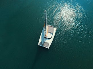 Ótimo catamarã à vela para até 25 pessoas!