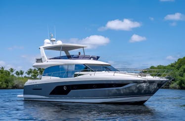 ¡El Prestige 60 es un yate a motor de lujo ideal para charters privados!