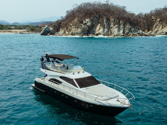 Iate a motor de luxo Ferreti de 64 pés 'Arion'