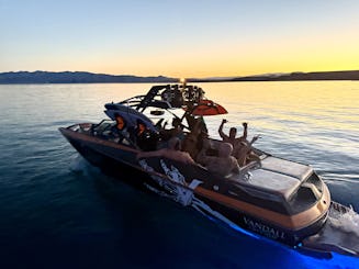 2020 アクシスバンダルエディションウェイクボートレンタル（ネバダ州ボルダーシティ）