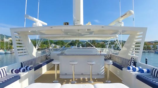 Luxury Experience on 103ft Broward Yacht| Puerto Vallarta (Includes food)