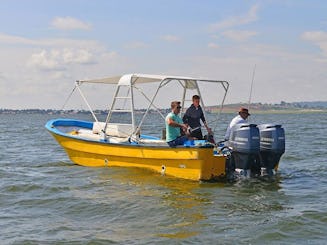 Pêche à la perche du Nil au lac Victoria en Ouganda