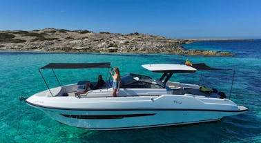 35ft Daytona – Elegant Yacht Charter in Eivissa, Illes Balears
