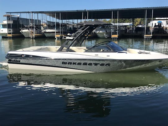 Malibu Wakesetter 247 LSV Surf Boat