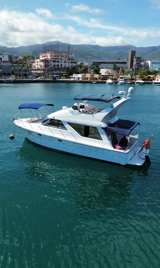 Bayliner 44.6FT Yacht in Acapulco, Mexico