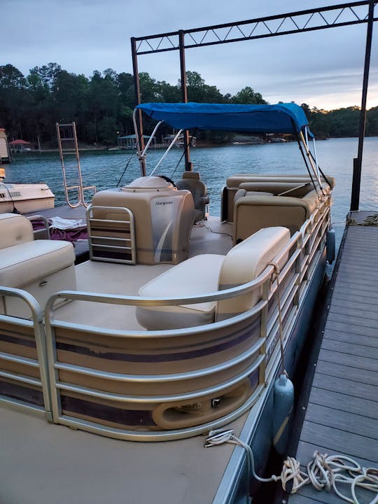 Pontoon Boat Gainesville, Georgia