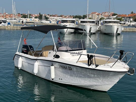 Cabine pour bateau à moteur de 6,5 m+terrasse et couverture solaire