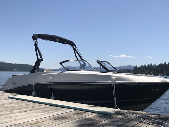 Bayliner VR5 Bowrider en alquiler, disfruta del agua, ¡el verano casi ha terminado!