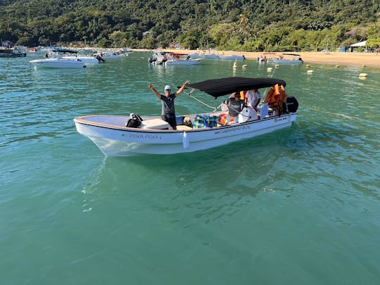 Lancha disponível para alugar em Ilha Grande, Rio de janeiro, Brasil