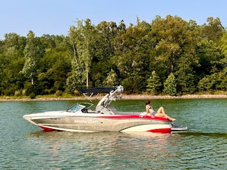 ¡MasterCraft XT-25 Smith Mountain Lake para entusiastas de los deportes acuáticos!