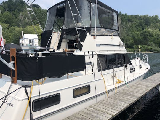 36ft Carver In Toronto Available For Private Charters