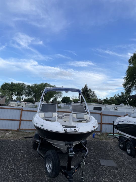 YAMAHA 212X for Wakesurfing and Cruising