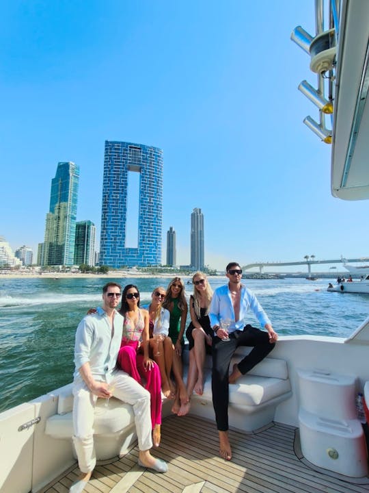 58 pieds | 22 personnes et membres d'équipage | Yacht de fête américain ultramoderne | Jetski/DJ/karaoké