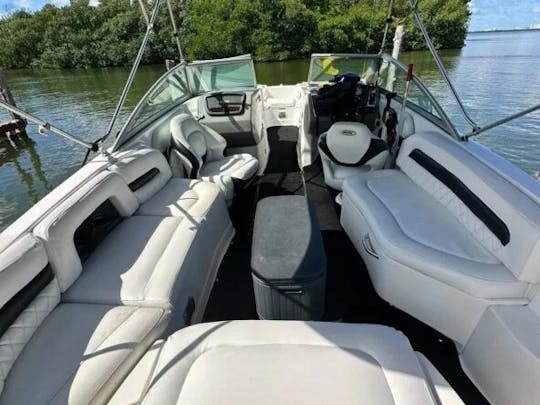 Le meilleur bateau à moteur pour passer une journée parfaite à Cancún | Chaparral de 27 pieds