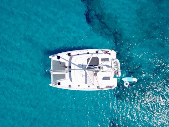 Catamarán espacioso tipo laguna de 42 pies en Cruz de Huanacaxtle, Nayarit 