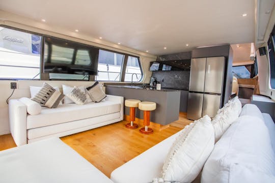 Luxurious yacht  Carver Pilothouse 