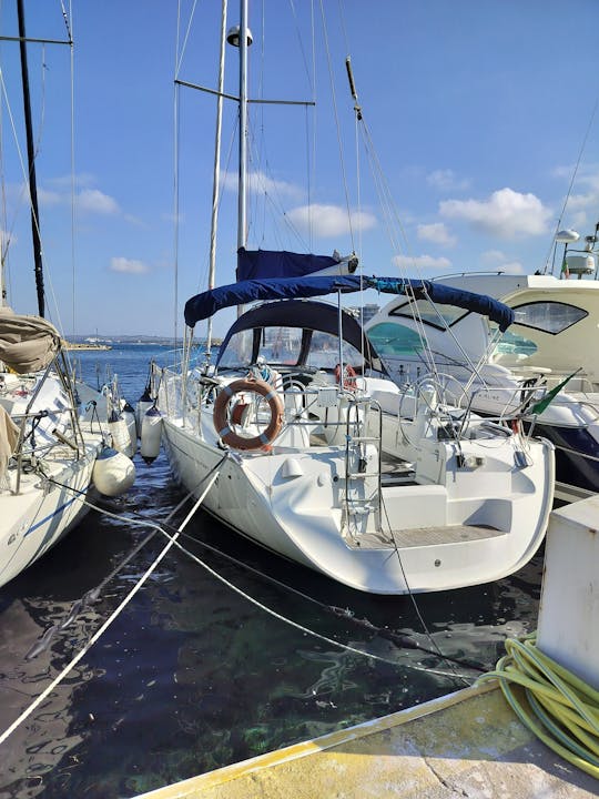 Excursions quotidiennes à la voile à Gallipoli avec le magnifique voilier Sun Odyssey 43