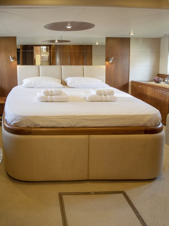 Sunseeker Predator 64 Mega Yacht for 10 guests