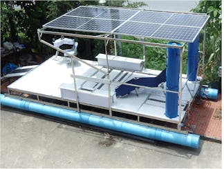 Barco solar no lago Songkhla