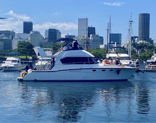 Yacht Tecnomarine de 50 pieds pour 20 personnes à Rio de Janeiro