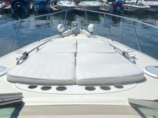 2 Story VIP Air Conditioned Yacht Maxum 3000 SCR